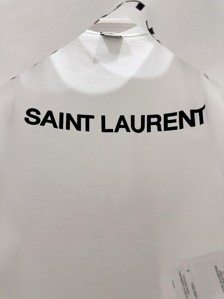 Ysl Saint laurent reverse t-shirt
NATUREL ET NOIR-duoc-ban-tai-HVIP Shoes & Clothes