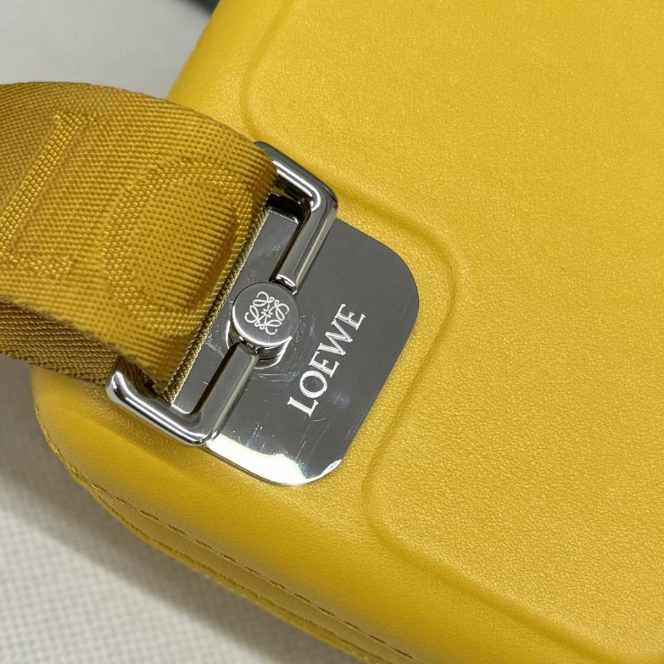 Loewe Molded Sling in smooth calfskin yellow Lw1 -duoc-ban-tai-Hvip Bags & Accessories