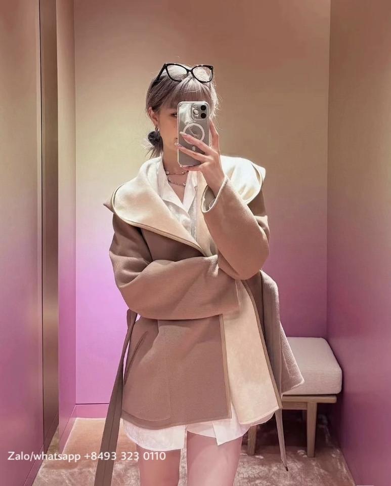 Louis Vuitton 1AFSKE
Reversible Signature Short Hooded Wrap Coat V3-duoc-ban-tai-Hvip Bags & Accessories