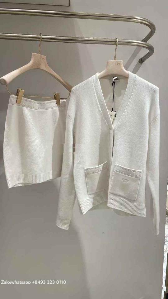 Fendi Cardigan
 + skirt White cashmere cardigan V3-duoc-ban-tai-Hvip Bags & Accessories