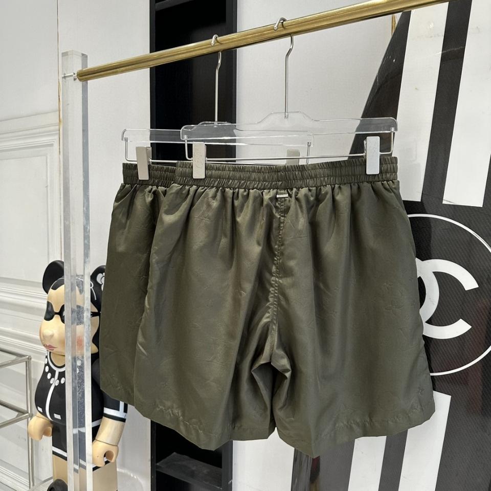 Louis Vuitton 1AFQ75
Monogram Nylon Swim Board Shorts khaki -duoc-ban-tai-HVIP Shoes & Clothes