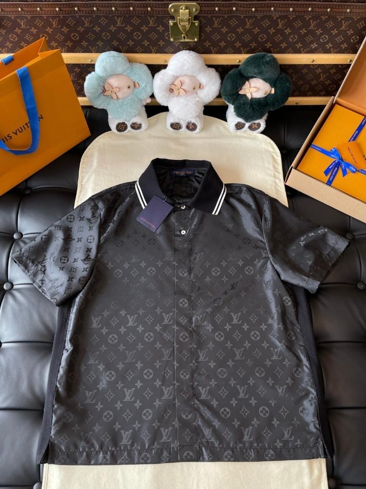 Louis Vuitton 1AGTP1
Monogram Moire Jacquard Short-Sleeved Silk Shirt 1-duoc-ban-tai-HVIP Shoes & Clothes