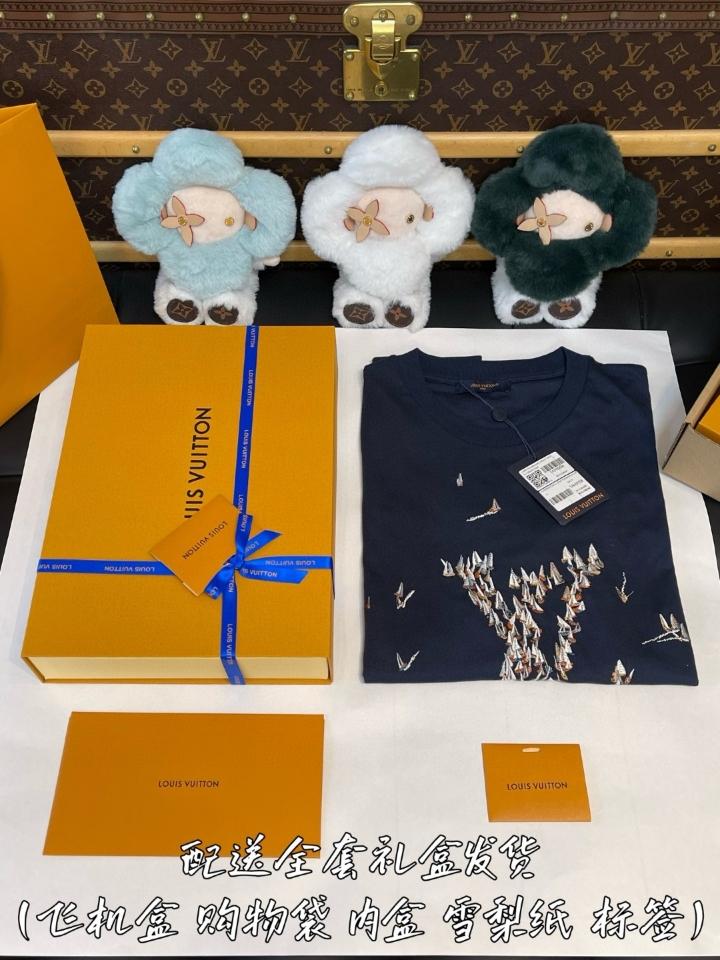 Louis Vuitton 1AHW60
Embroidered Cotton T-Shirt Sao chép-duoc-ban-tai-HVIP Shoes & Clothes