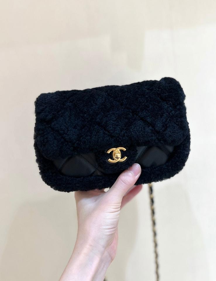 Chanel MINI FLAP BAG
 
Shearling Lambskin & Gold-Tone Metal 
Black AS5148 /AS5149 Ch3 -duoc-ban-tai-Hvip Bags & Accessories