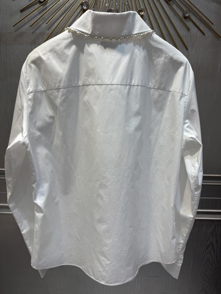 Chanel Blouse
 
Cotton Poplin & Imitation Pearls 
White P78988-V70860-00100-duoc-ban-tai-HVIP Shoes & Clothes