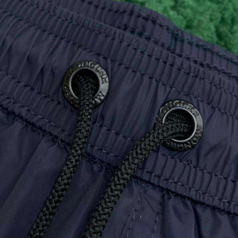 Moncler Logo Patch Swim Shorts
Navy blue -duoc-ban-tai-HVIP Shoes & Clothes