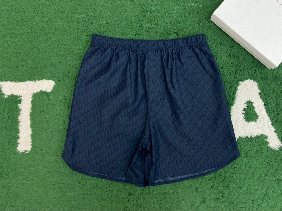 Dior Oblique Shorts
Navy Blue Silk and Cotton Jacquard
483C102A5231_C540-duoc-ban-tai-HVIP Shoes & Clothes