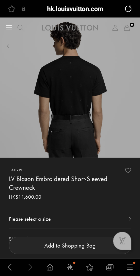 Louis Vuitton 1AHVPT
LV Blason Embroidered Short-Sleeved Crewneck Sao chép-duoc-ban-tai-HVIP Shoes & Clothes