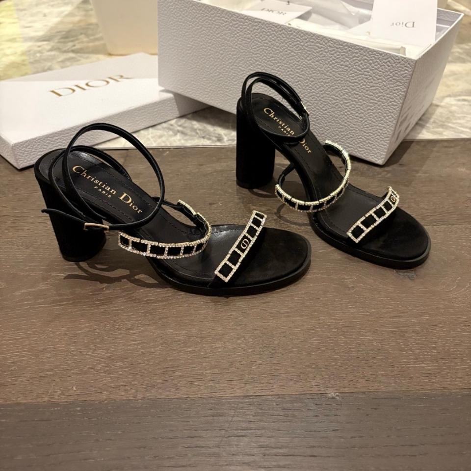 Dior Diorissime Heeled Sandal
Black Suede Goatskin and Silver-Tone Strass
KCO286VVV_S900-duoc-ban-tai-HVIP Shoes & Clothes