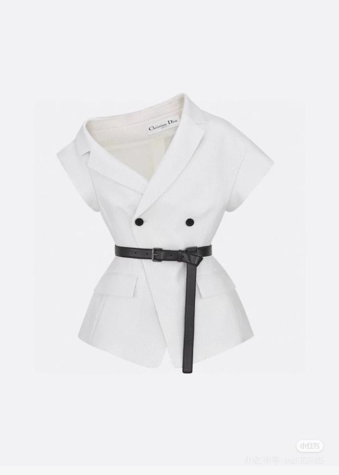 Dior Asymmetric Short-Sleeved Jacket with Belt
White Silk and Cotton Faille
521V80A7050_X9000-duoc-ban-tai-HVIP Shoes & Clothes