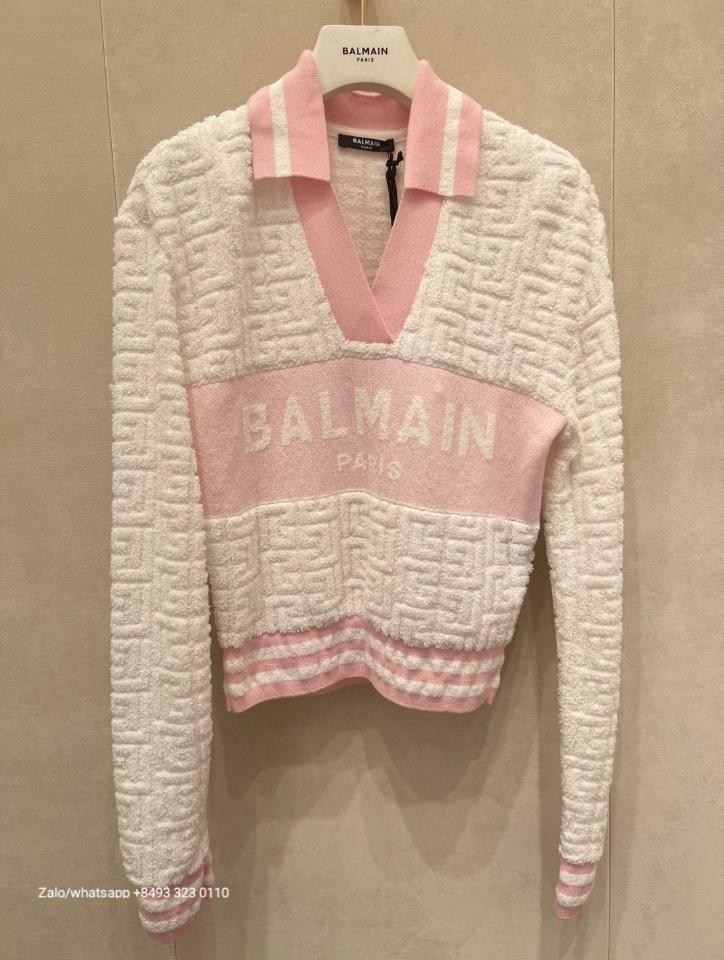 Balmain Monogram knit polo

DF1GD025KE95 V3-duoc-ban-tai-Hvip Bags & Accessories
