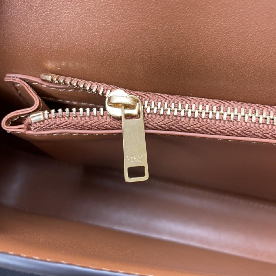 CELINE CHAIN SHOULDER BAG  IN TRIOMPHE CANVAS 
Tan 197412-duoc-ban-tai-Hvip Bags & Accessories