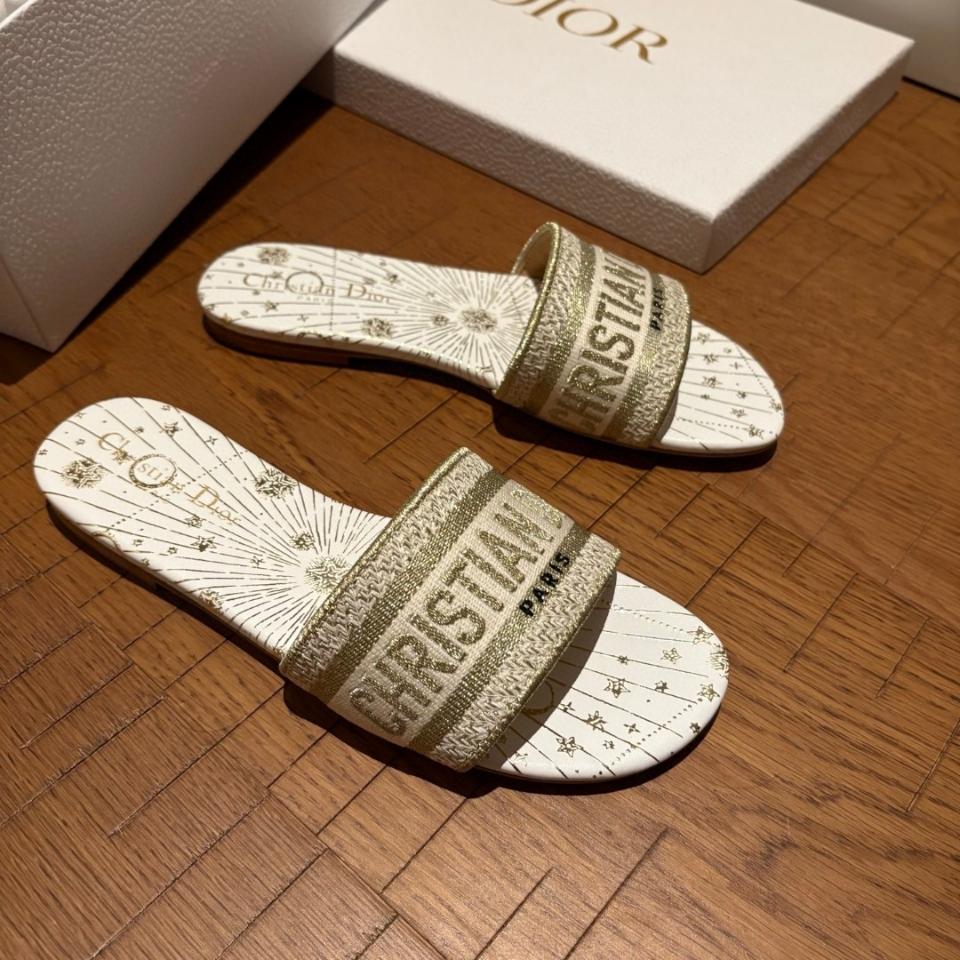 Dior Dway Slide 
Embroidered silver Cotton and White Multicolor Toile de Jouy Papillon Motif KCQ209ECT-duoc-ban-tai-HVIP Shoes & Clothes