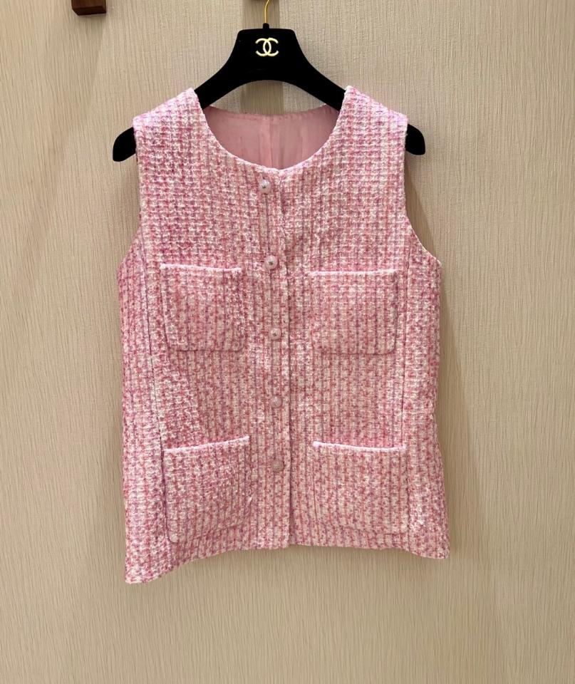 Chanel Vest
 
Iridescent Cotton & Wool Tweed 
Pink & Ecru
P78973-V71122-NADQW-duoc-ban-tai-HVIP Shoes & Clothes