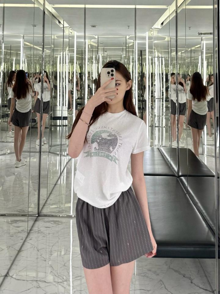 Ysl Saint laurent music festival t-shirt
NATUREL ET VERT-duoc-ban-tai-HVIP Shoes & Clothes