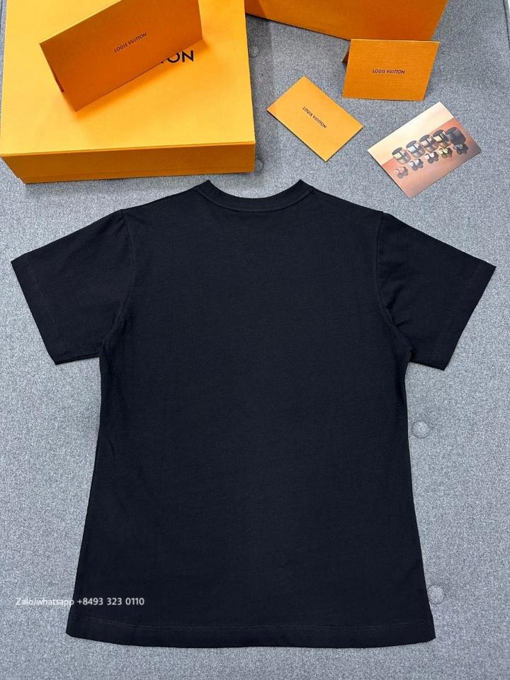 Louis Vuitton 1A84CJ

Icon

Louis Vuitton Print T-Shirt

Tur-duoc-ban-tai-Hvip Bags & Accessories