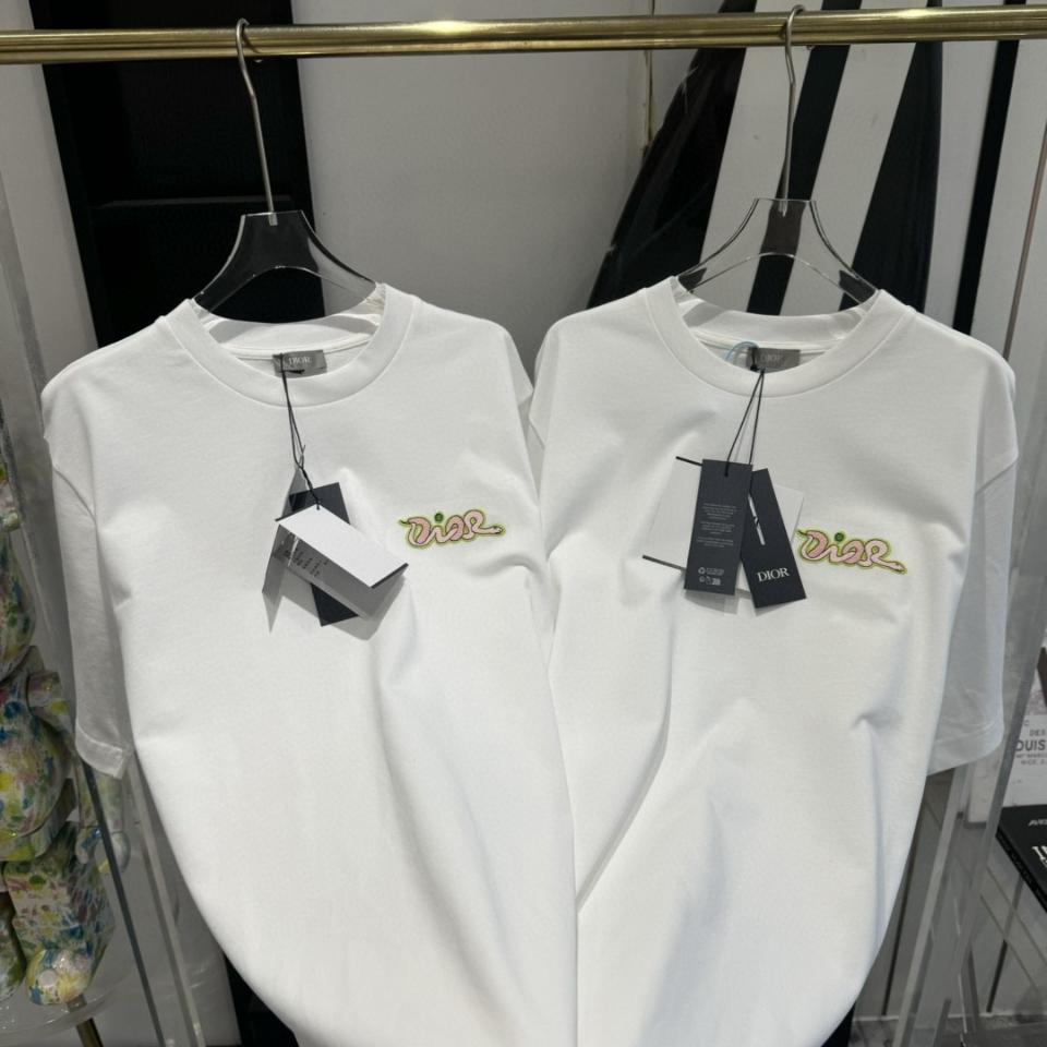 DIOR AND KAWS T-Shirt, Relaxed Fit
White Cotton Jersey
513J696F0554_C084-duoc-ban-tai-HVIP Shoes & Clothes