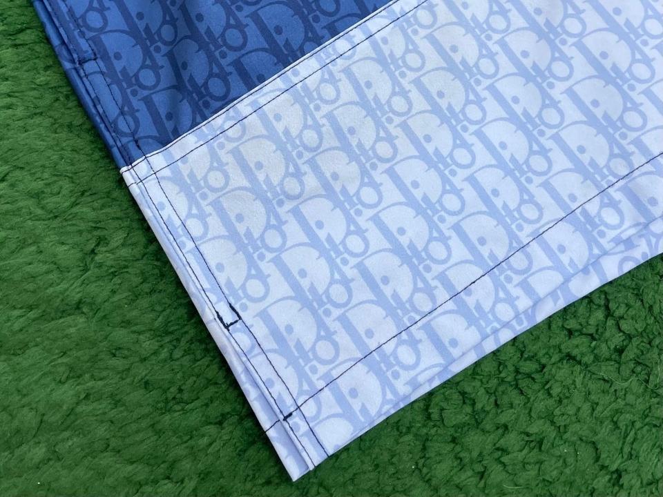 Dior Dior Oblique Swim Shorts
Blue Color-Block Technical Fabric
593B111A2021_C585-duoc-ban-tai-HVIP Shoes & Clothes