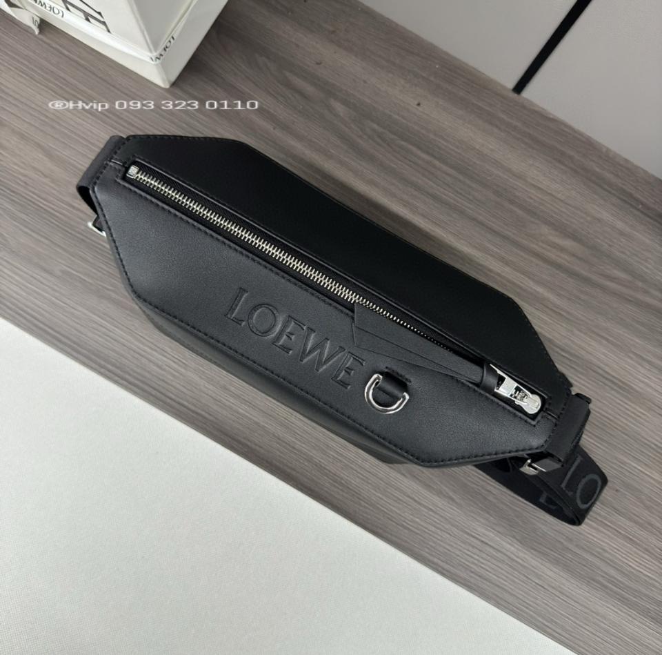 Loewe Convertible Sling in classic calfskin black B777NCNX01 Lw1 -duoc-ban-tai-Hvip Bags & Accessories