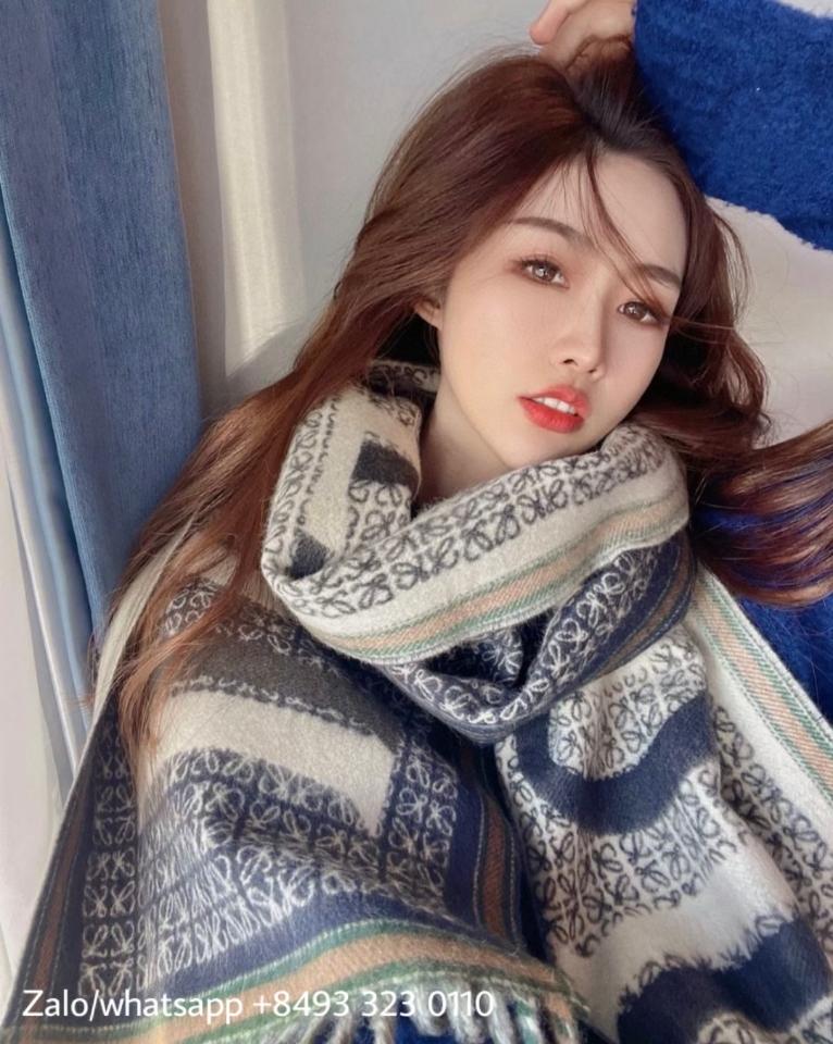 Loewe  LOEWE Love scarf in
wool and cashmere F606257X51 navy blue K4-duoc-ban-tai-Hvip Bags & Accessories