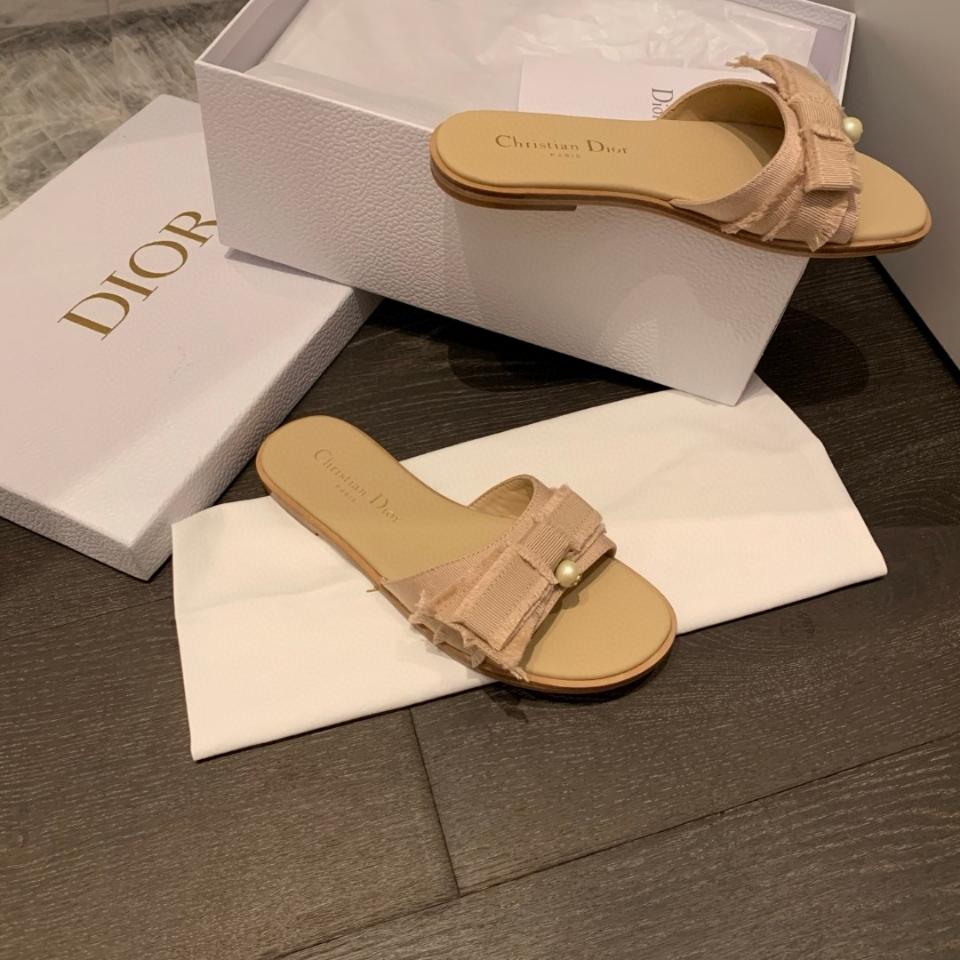 Dior Adiorable Slide
Nude Fringed Grosgrain
KCO282GGN -duoc-ban-tai-HVIP Shoes & Clothes
