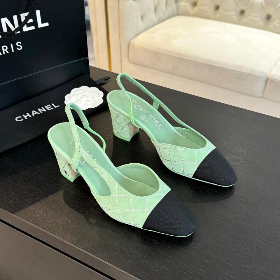 Chanel Cruise 2024/25
Slingbacks
Suede Goatskin & Grosgrain 6,5cm G31318 sh2-duoc-ban-tai-HVIP Shoes & Clothes