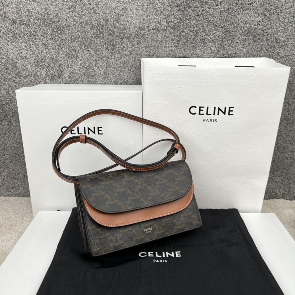 CELINE WALLET ON STRAP IN TRIOMPHE CANVAS AND SMOOTH LAMBSKIN
TAN 10D852CG9.04LU-duoc-ban-tai-Hvip Bags & Accessories
