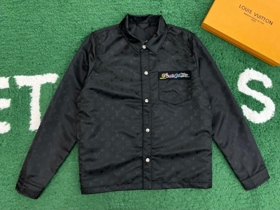 Louis Vuitton 1AGTGO
Monogram Moire Jacquard Silk Overshirt-duoc-ban-tai-HVIP Shoes & Clothes