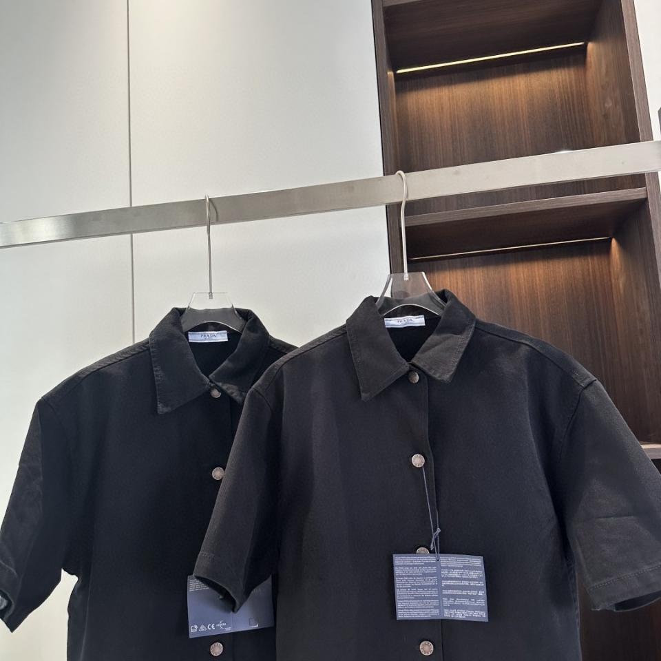 Prada black denim shirts GFC053_148J_F0557_S_OOO-duoc-ban-tai-HVIP Shoes & Clothes