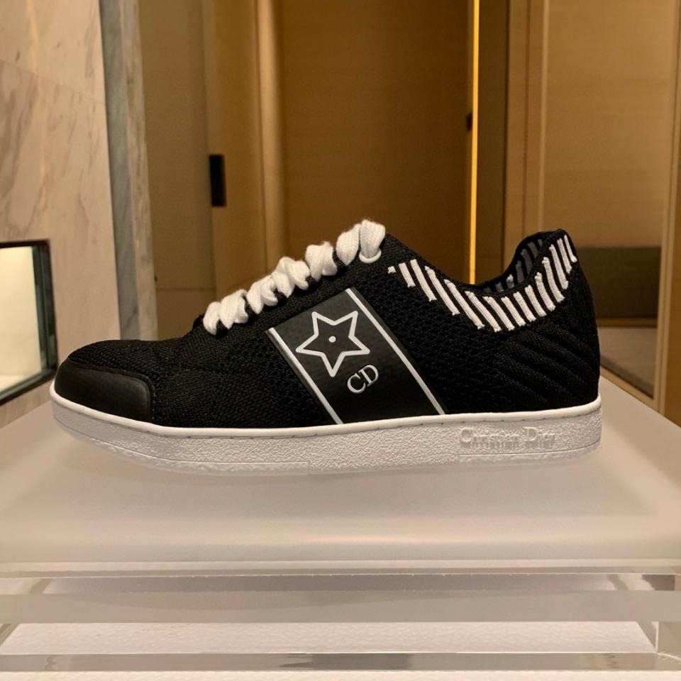 Dior Dior Star Sneaker black Technical Mesh
KCK416DSK-duoc-ban-tai-HVIP Shoes & Clothes