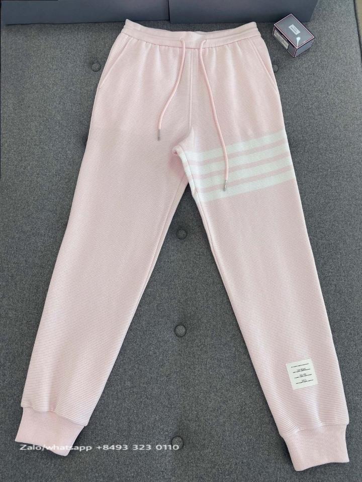 Thom Browne LIGHT PINK COTTON OTTOMAN RIB 4-BAR SWEATPANT

MJQ140A08138680 tur-duoc-ban-tai-Hvip Bags & Accessories