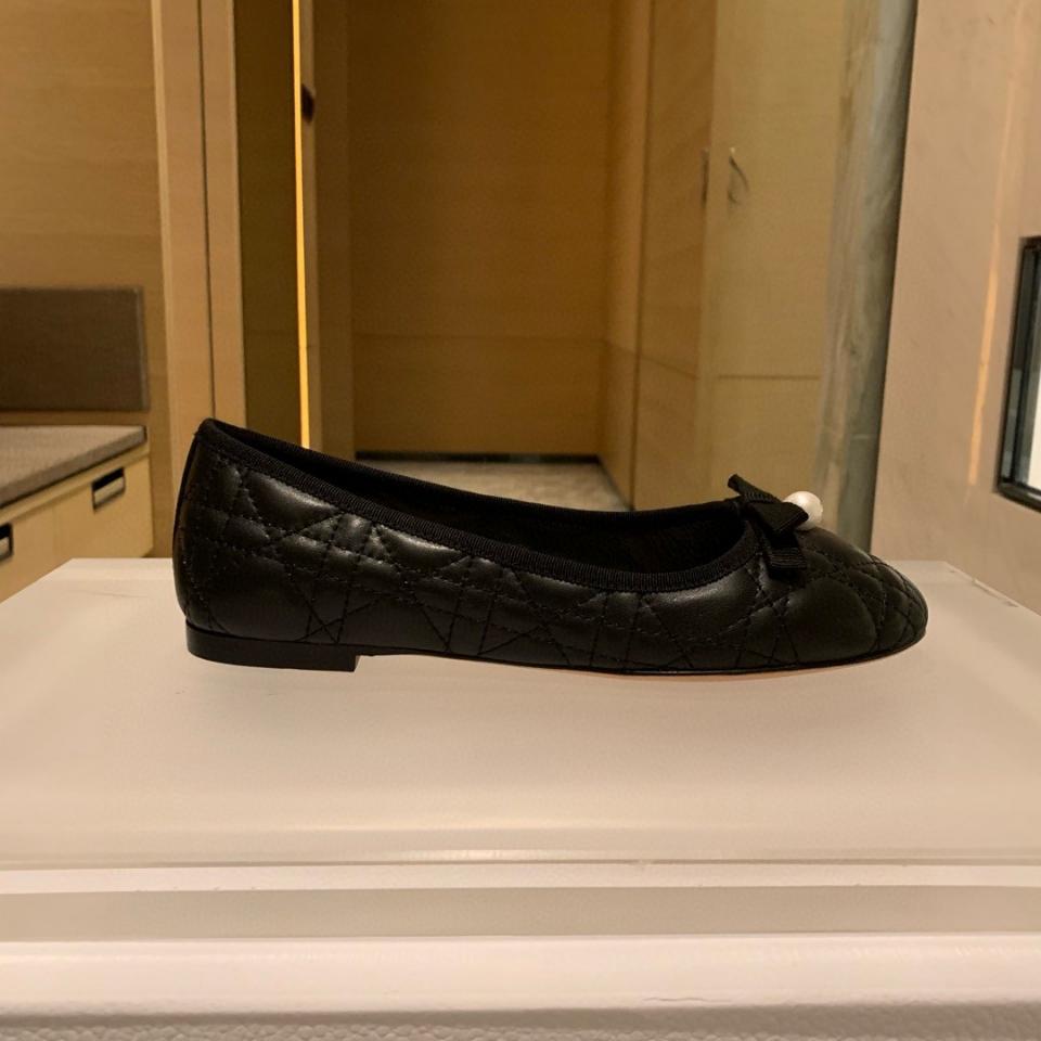 Dior Ballet Flat
Black Quilted Cannage Calfskin
 KDB877CQC DS -duoc-ban-tai-Hvip Bags & Accessories
