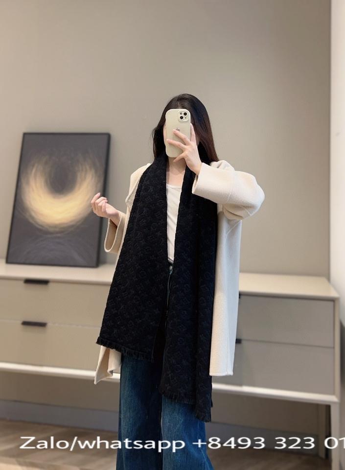 Louis Vuitton M70520
Monogram Classic scarf black K4 -duoc-ban-tai-Hvip Bags & Accessories