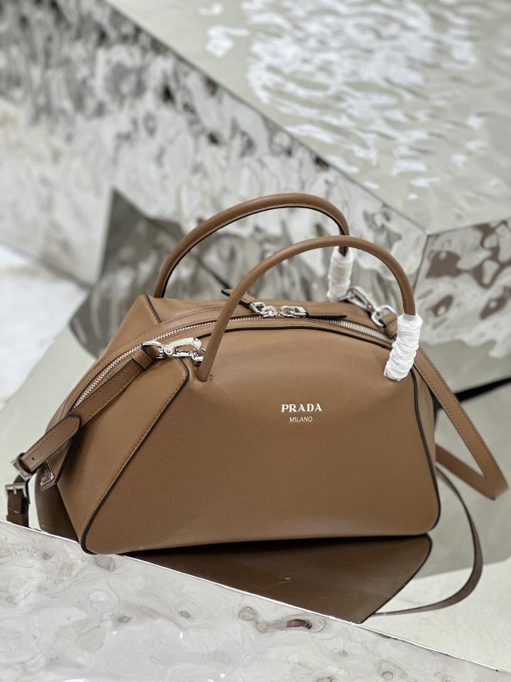 Prada 
Medium leather Prada Supernova handbag 1BA365 Cognac-duoc-ban-tai-Hvip Bags & Accessories