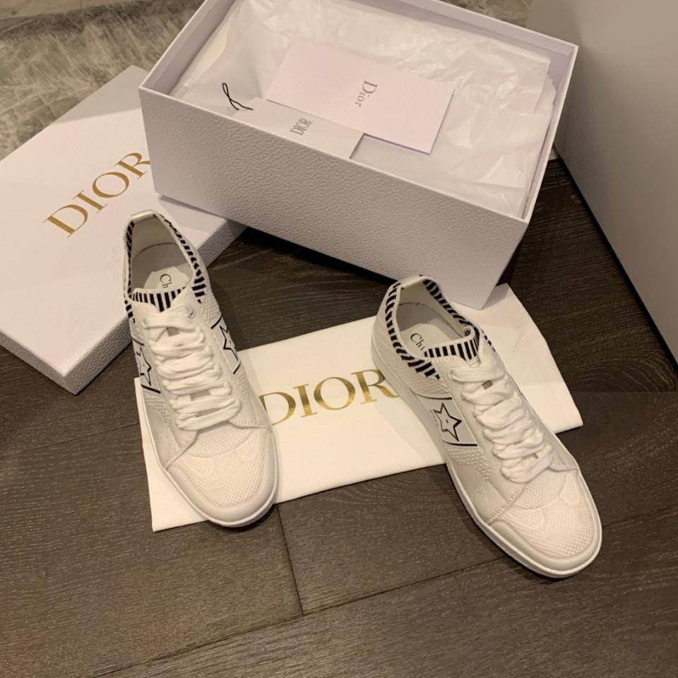 Dior Dior Star Sneaker
White Technical Mesh
KCK416DSK-duoc-ban-tai-HVIP Shoes & Clothes