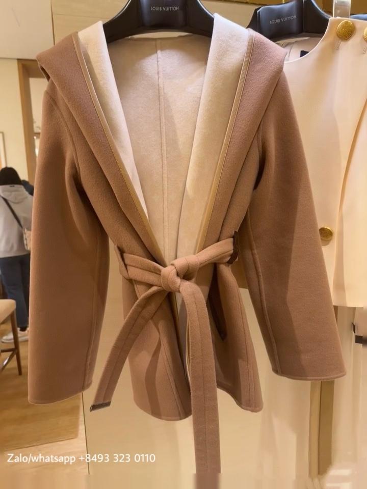 Louis Vuitton 1AFSKE
Reversible Signature Short Hooded Wrap Coat V3-duoc-ban-tai-Hvip Bags & Accessories