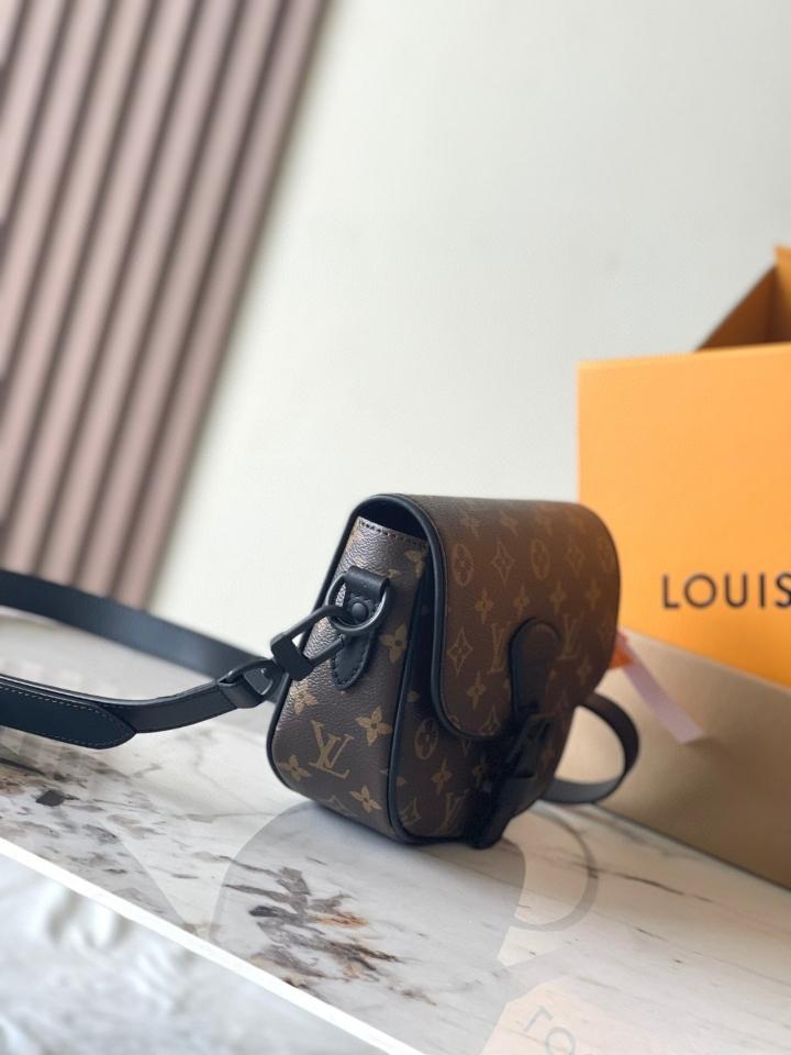 Louis Vuitton M47060 Montsouris Messenger PM​

Lv1-duoc-ban-tai-Hvip Bags & Accessories