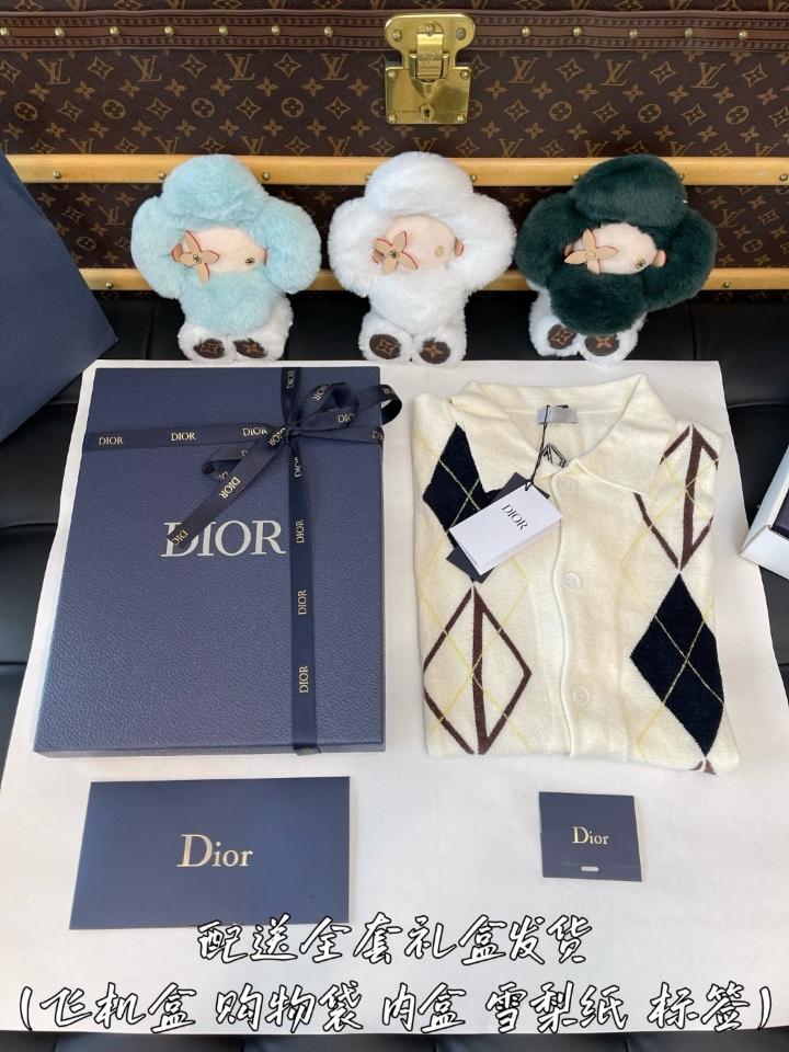 Dior CD Diamond Shirt
White Cotton-Blend Intarsia Jersey 593M500A6002_C085-duoc-ban-tai-HVIP Shoes & Clothes