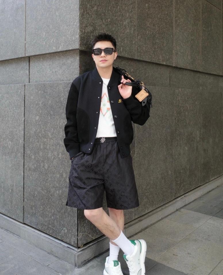 Louis Vuitton 1AGTN0
Monogram Moire Jacquard Silk Shorts 1-duoc-ban-tai-HVIP Shoes & Clothes