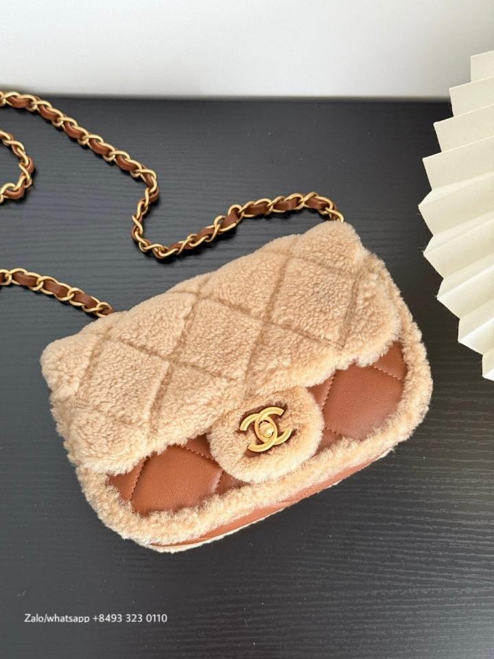 Chanel 24K AS5148 MINI FLAP BAG
 Shearling Lambskin & Gold-Tone Metal 
Beige & Brown -duoc-ban-tai-Hvip Bags & Accessories