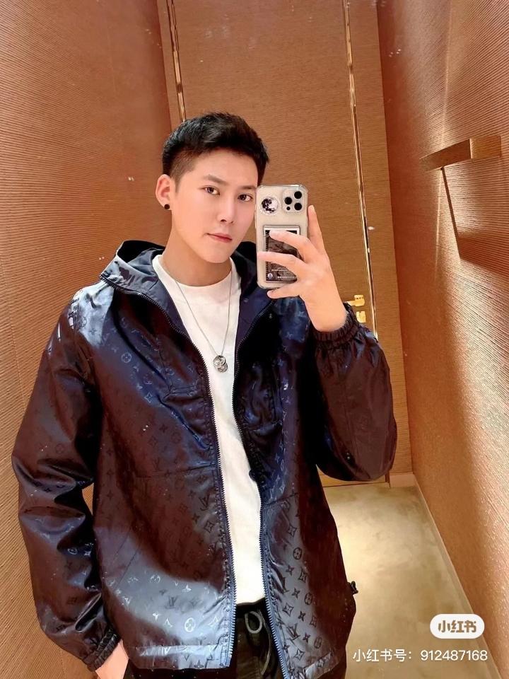 Louis Vuitton 1AGIPG
Nylon Windbreaker navy-duoc-ban-tai-HVIP Shoes & Clothes