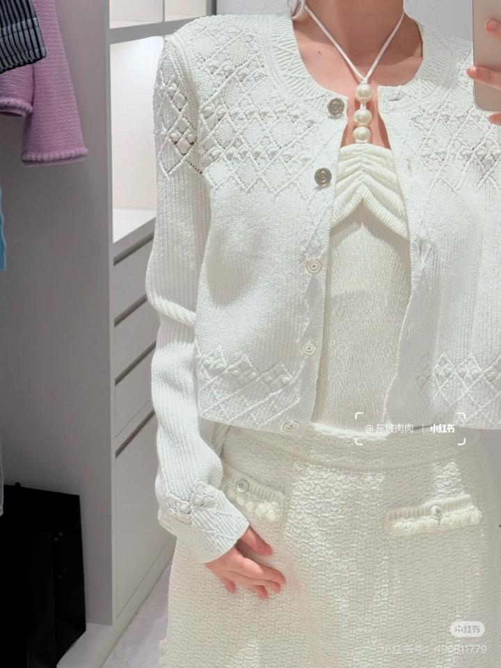Chanel white cardigan -duoc-ban-tai-HVIP Shoes & Clothes