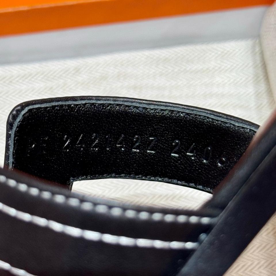 Hermès oran sandal noir H242142Z h1 Sao chép-duoc-ban-tai-HVIP Shoes & Clothes