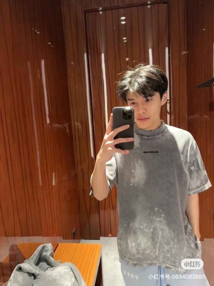 Balenciaga Men's Balenciaga Back T-shirt Medium Fit in Grey-duoc-ban-tai-HVIP Shoes & Clothes