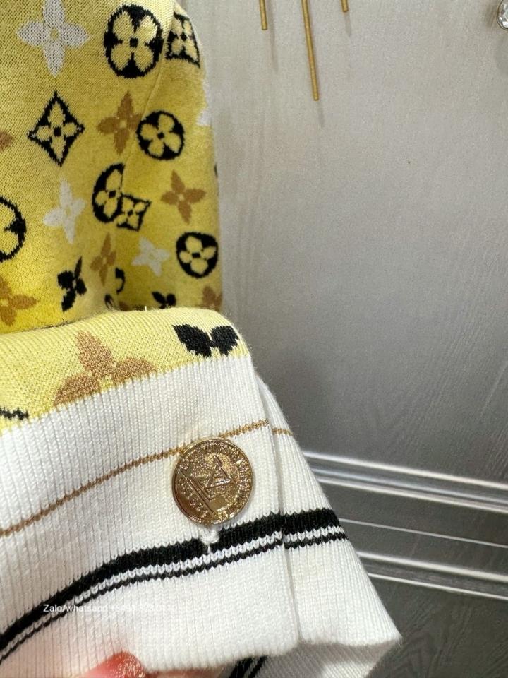 Louis Vuitton 1AFZOF

Monogram Kaleidoscope Cardigan

V4-duoc-ban-tai-Hvip Bags & Accessories