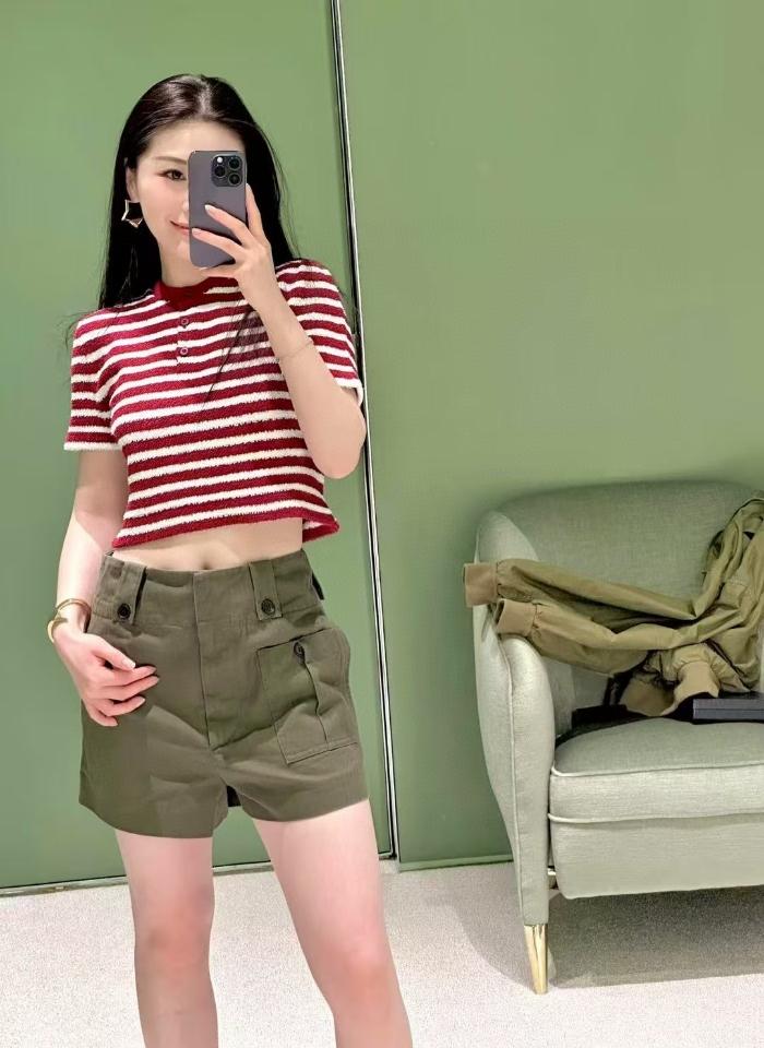 Prada
chevron shorts in khaki green-duoc-ban-tai-HVIP Shoes & Clothes
