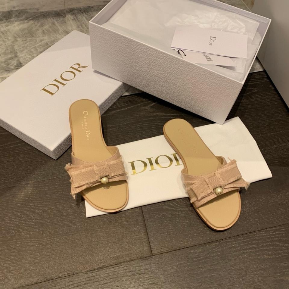 Dior Adiorable Slide
Nude Fringed Grosgrain
KCO282GGN -duoc-ban-tai-HVIP Shoes & Clothes