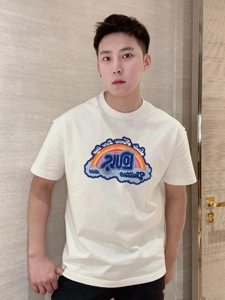 Louis Vuitton 1AB4UO Rainbow Printed T-Shirt-duoc-ban-tai-HVIP Shoes & Clothes
