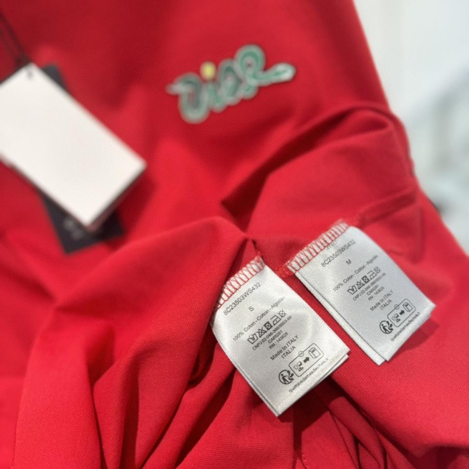 DIOR AND KAWS T-Shirt, Relaxed Fit
Red Cotton Jersey
513J696F0554-duoc-ban-tai-HVIP Shoes & Clothes