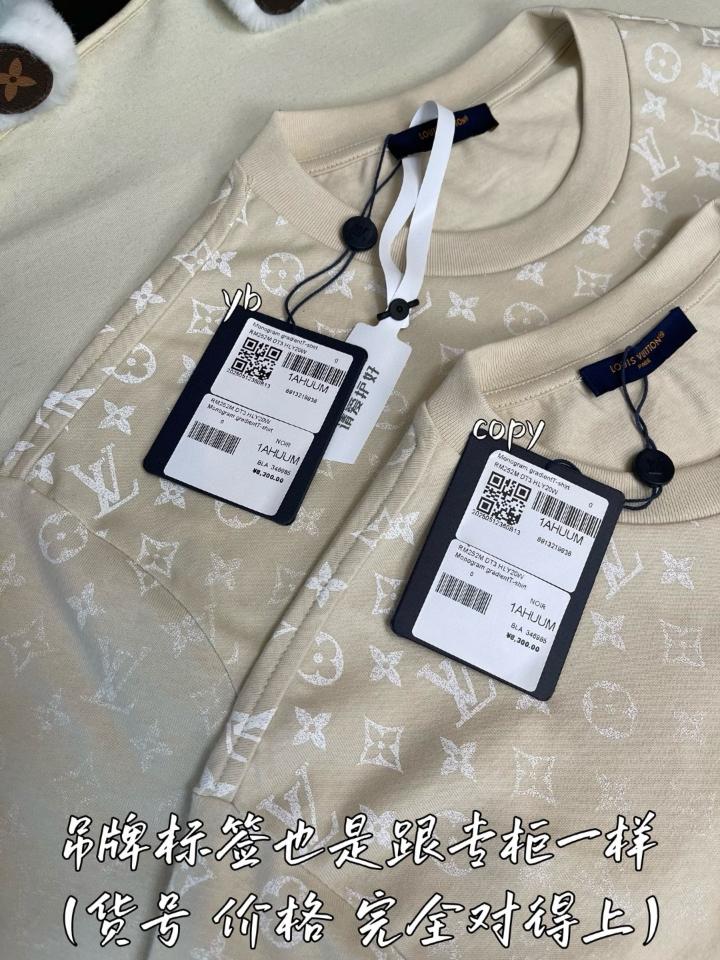 Louis Vuitton 1AHUUM
Monogram Gradient T-Shirt 1-duoc-ban-tai-HVIP Shoes & Clothes